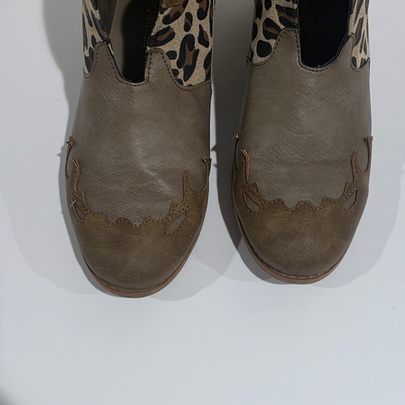 Leopard Pattern Ankle Booties - Brown - Picture 3 of 16